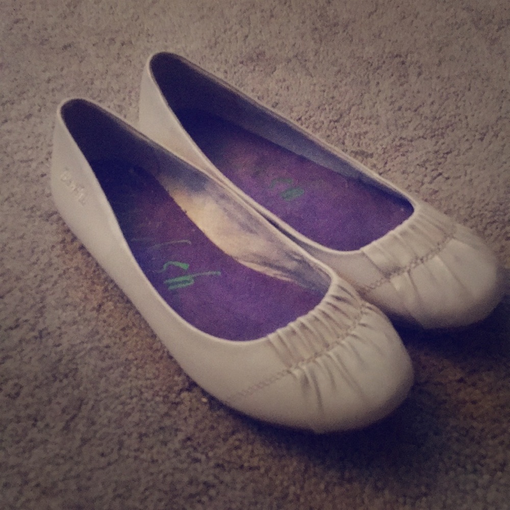 Blowfish size 10 beige/cream shoes